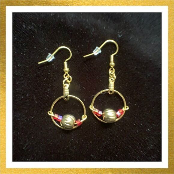 3/$20 Hand Crafted BEADED Dangle CIRCLE Gold EARRINGS - Picture 1 of 1